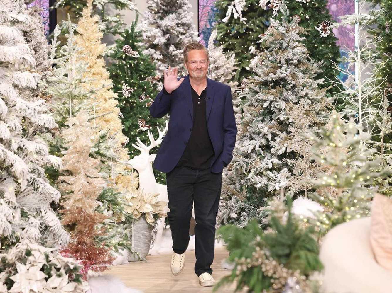 Hollywood reacts: ‘friends’ star matthew perry dead at 54
