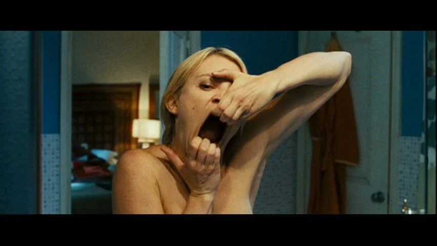 Зеркала (2008): фильм, кадры, сюжет, отзывы, смысл