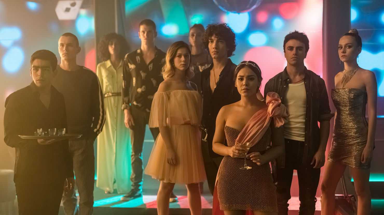 Праздники (сериал) — рувики