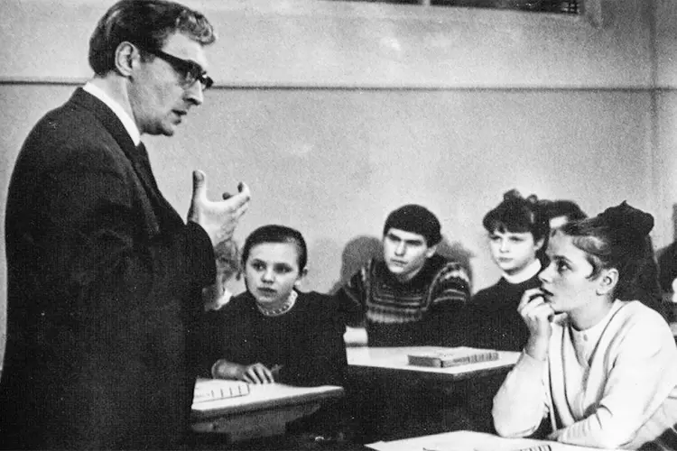 1968 год желтой земляной обезьяны: характеристика мужчин и женщин, астрологическая совместимость