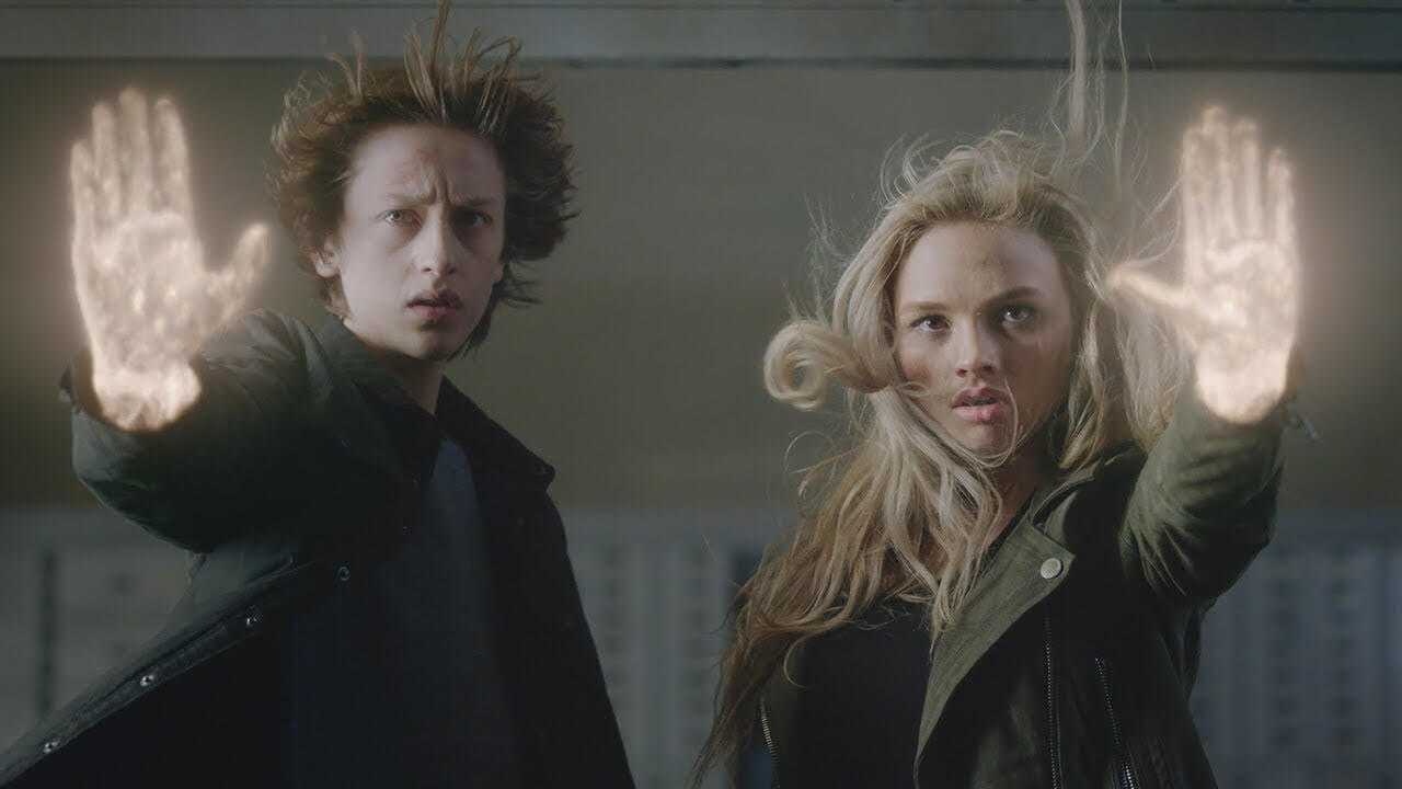 Сериалы про школу и подростков – список лучших