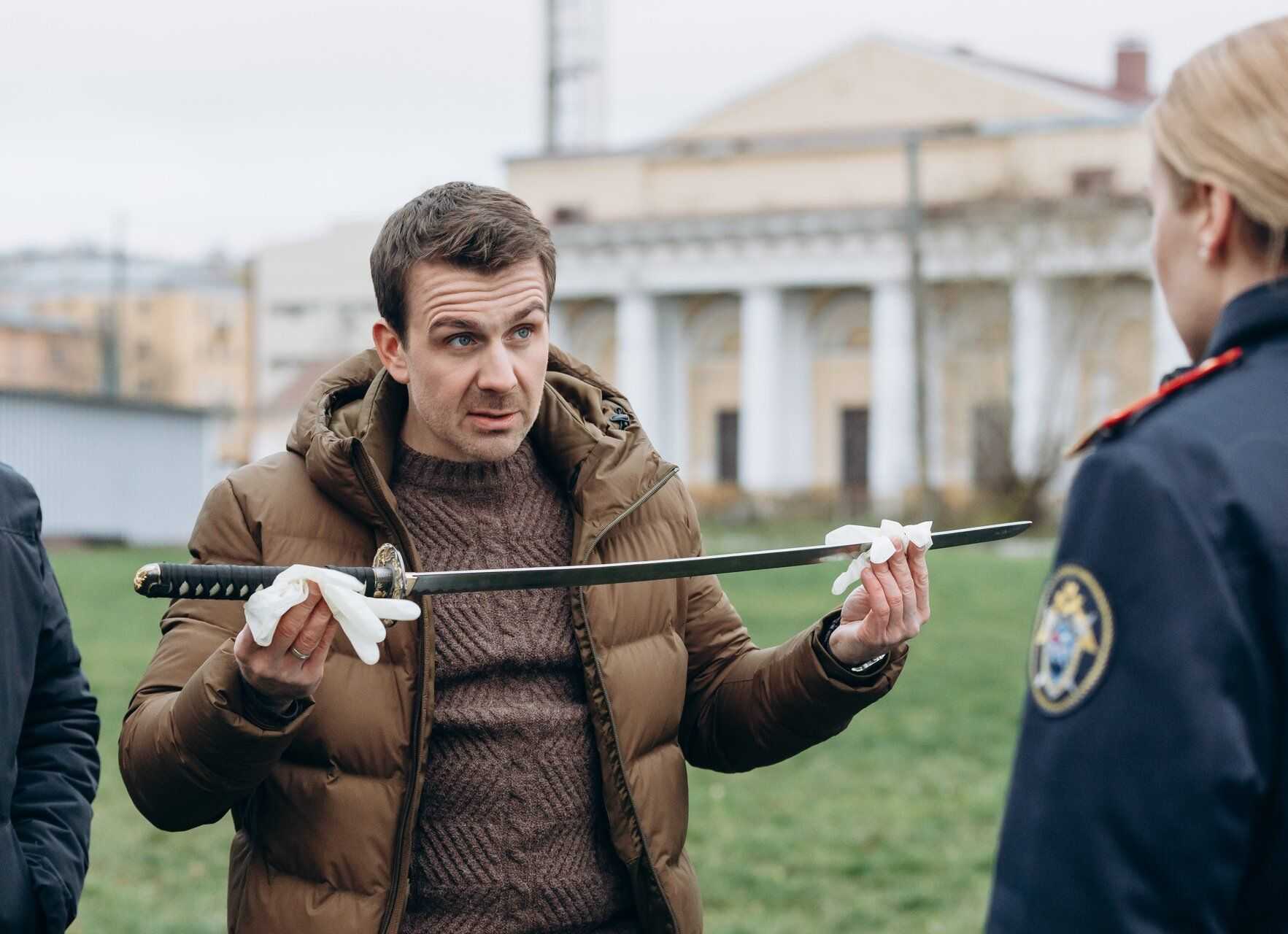 Бумажный дом (1, 2, 3, 4, 5 сезон) - смотреть сериал онлайн бесплатно все серии подряд в хорошем hd 1080 качестве