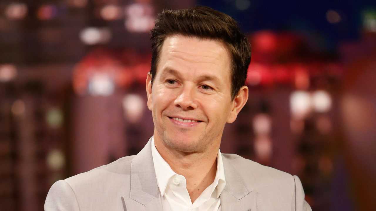 Mark wahlberg's life in photos - pictures of mark wahlberg