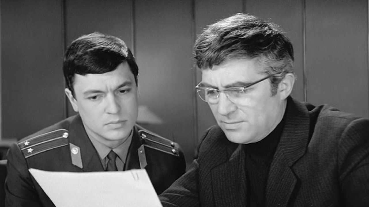Топ 20 сериалов про советское время, снятые в наше время