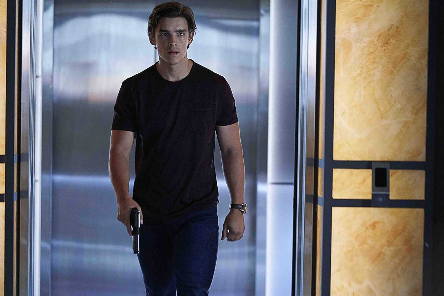 Скачать сериал уэйн 2019 торрент