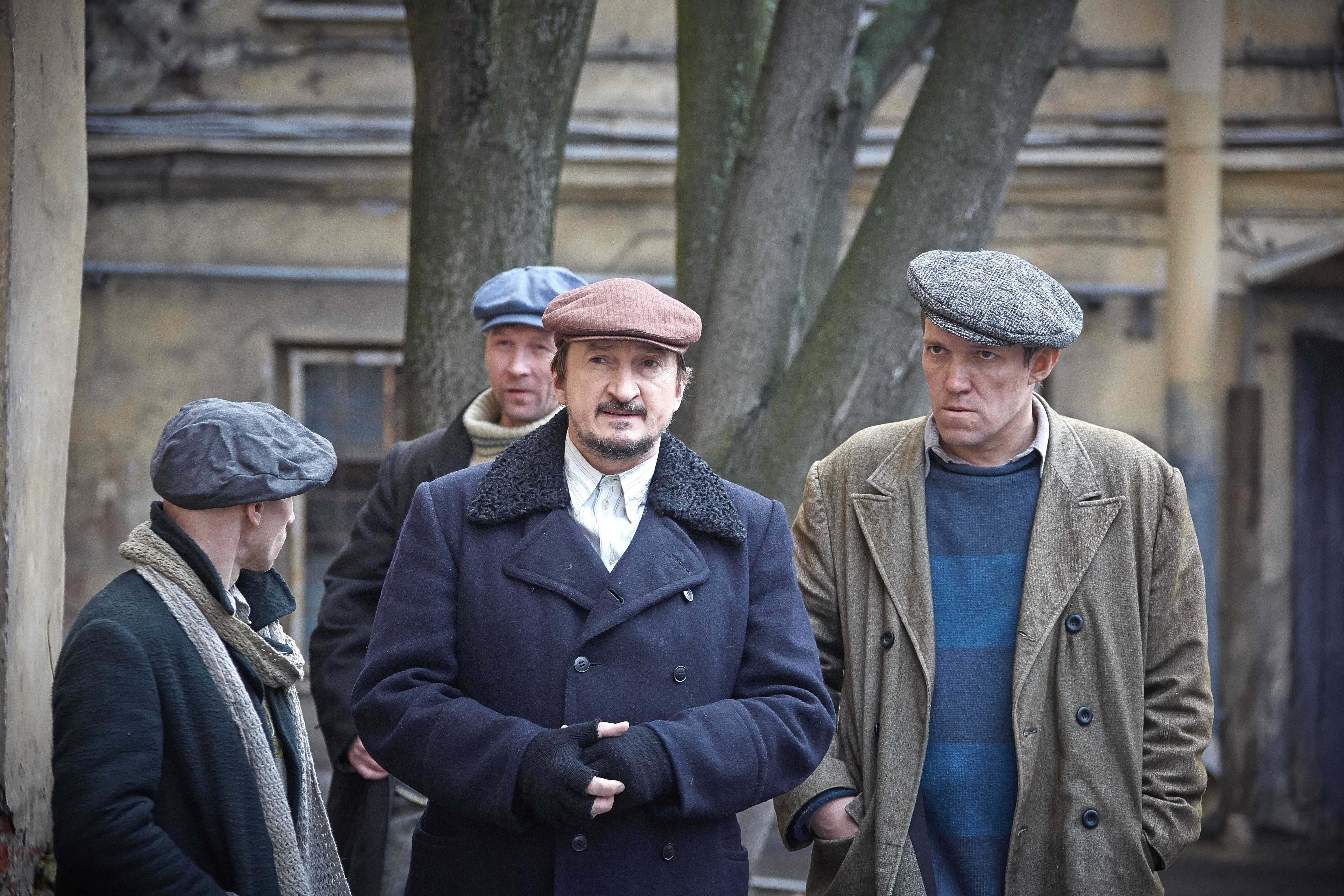 Сериалы и фильмы про борьбу с бандитизмом во время и после войны: детективы про бандитов и милицию в эпоху ссср – современные, русские художественные про уголовный розыск и преступность в 45 - 50 годы