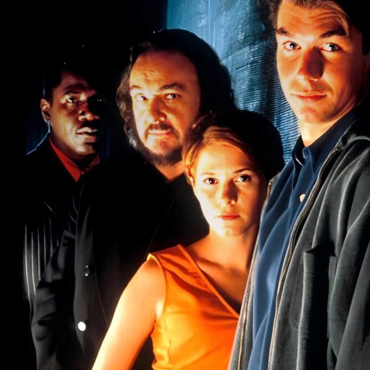15 фантастических фильмов и сериалов про будущее и другие миры