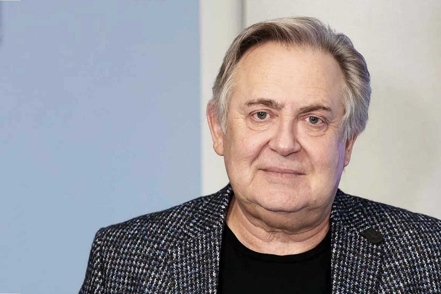 Юрий стоянов: биография создателя «городка»